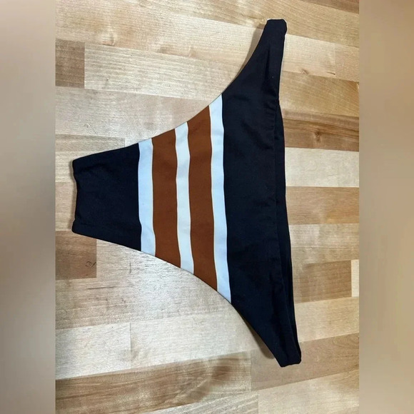 ARIA SWIM SUIT BOTTOM SMALL NWOT - Picture 2 of 3